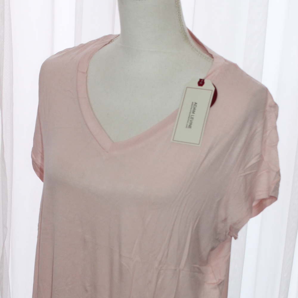 Adam Levine Collection rose blush V neck new Ladies